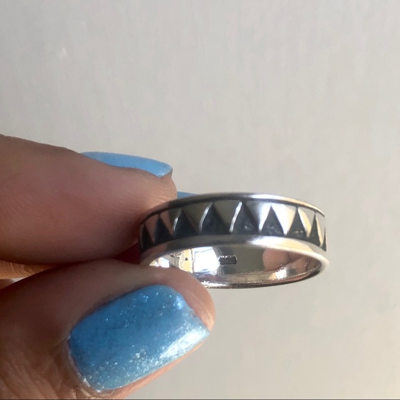 Sterling Silver Chevron Stacker Band 🔺 - Picture 3 of 4